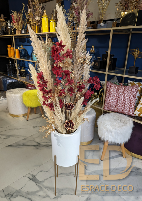 Vase avec plante sèche et artificielle