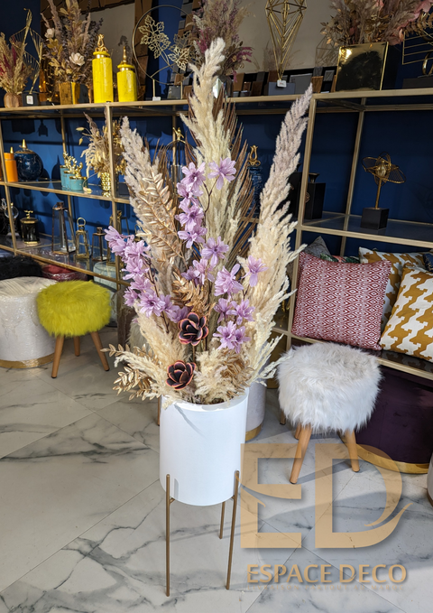 Vase avec plante sèche et artificielle