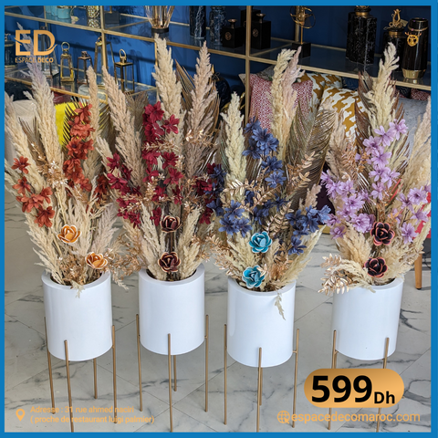 Vase avec plante sèche et artificielle